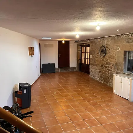 Casa De Aldea Cerca De - Minortos *